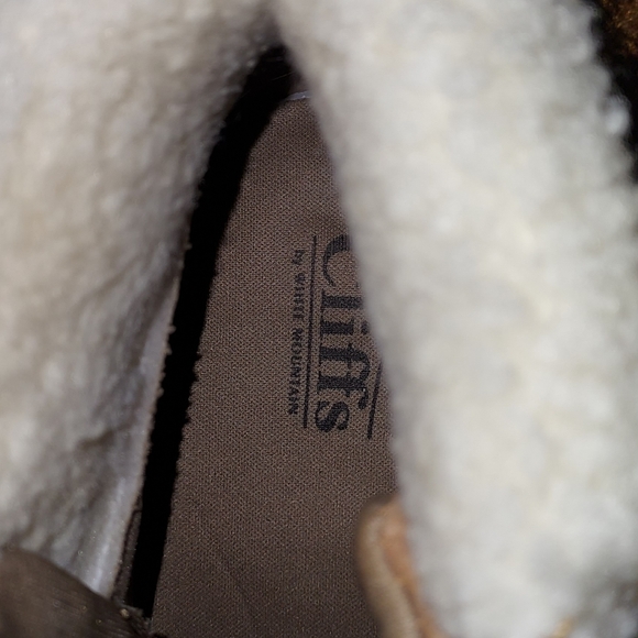 Cliffs by White Mountain Boots - Picture 2 of 4